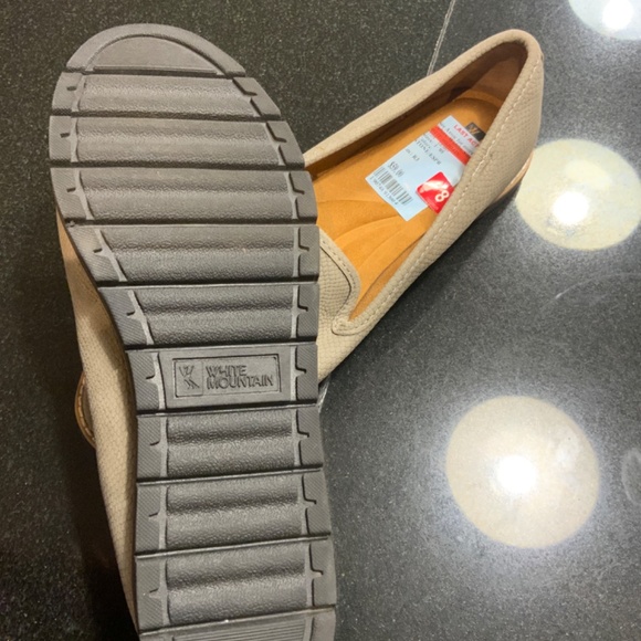 Women’s white mountain flats taupe size 8 - Picture 3 of 3